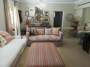 Charming Rose Cottage